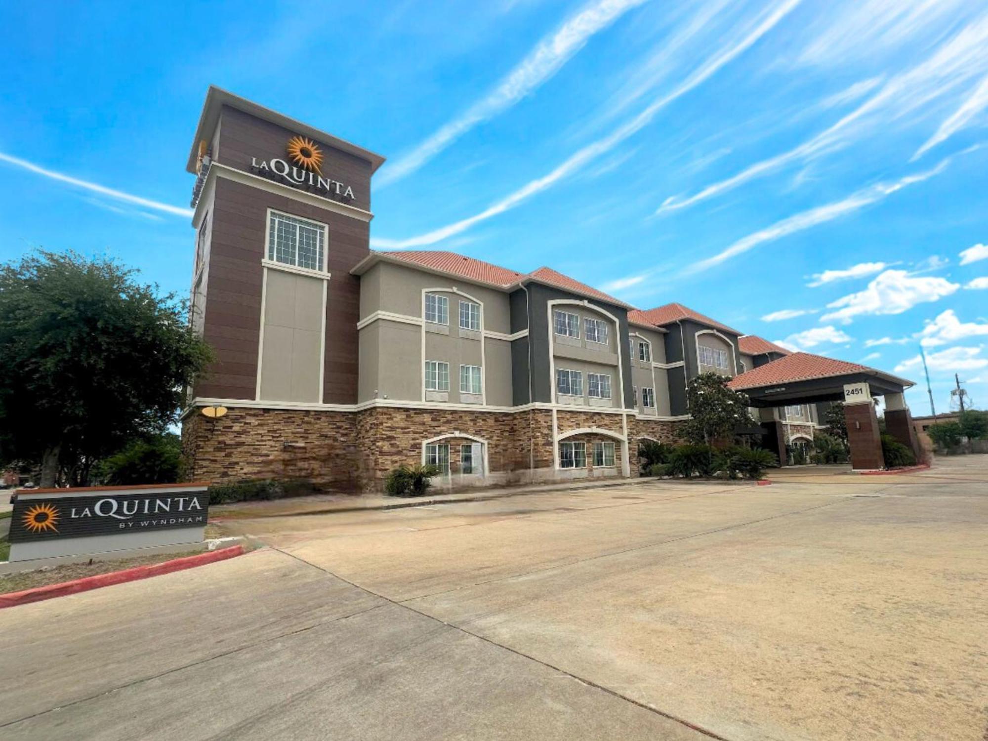 La Quinta By Wyndham Houston Energy Corridor Hotel Exterior photo